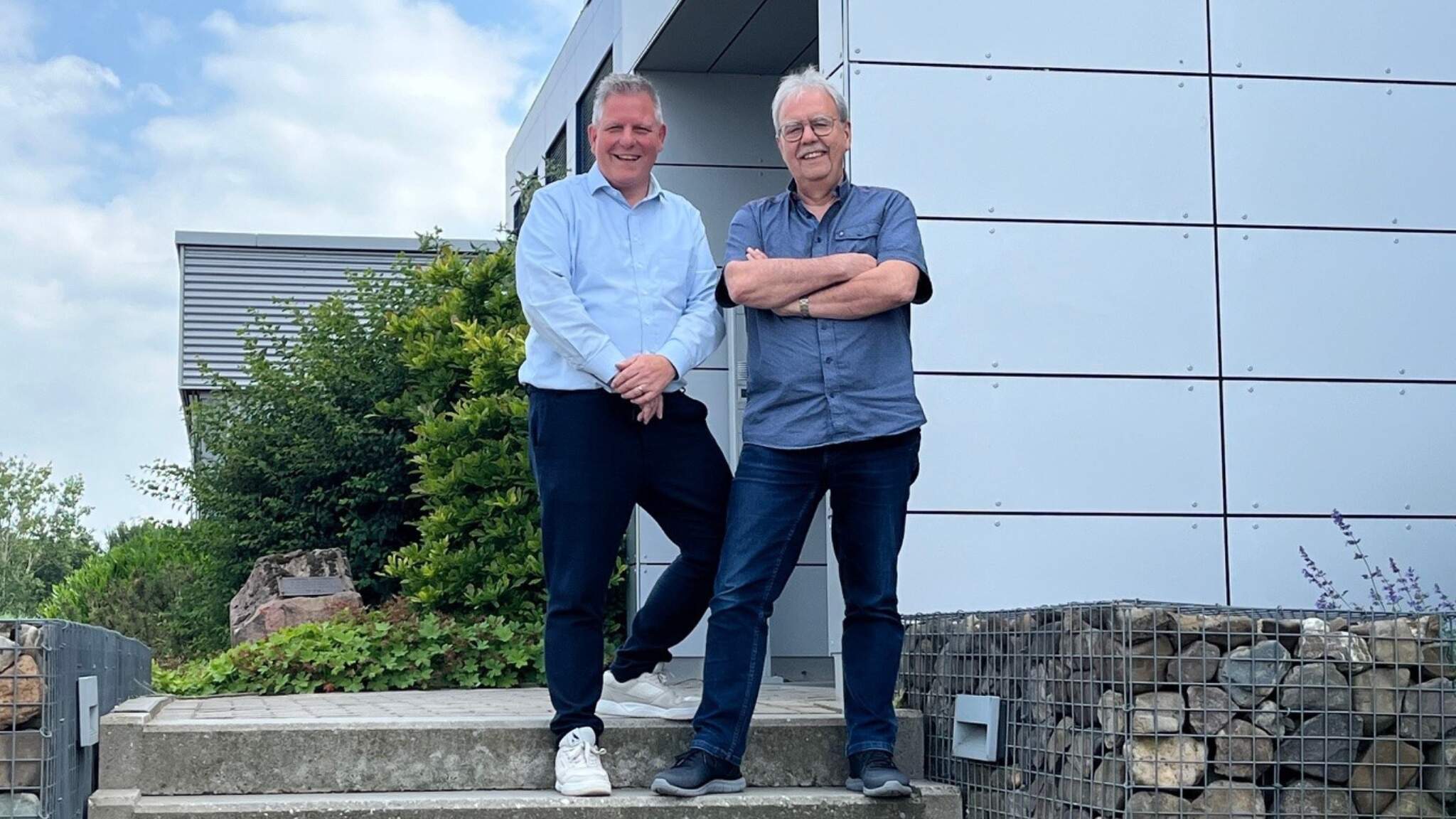 Roland (Links) vierde in juni zijn 25-jarig jubileum en Bennie (rechts) vierde in april zijn 40-jarig jubileum.