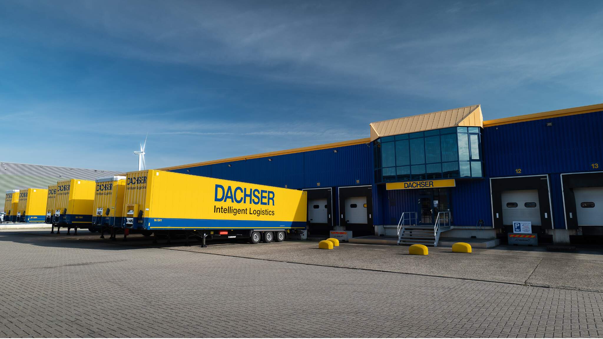 Sinds 2 september 2024 is het Container Freight Station van DACHSER in Waddinxveen officieel geopend